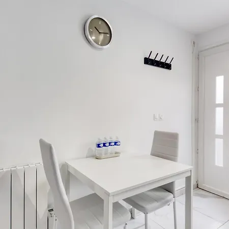 - 4 Personnes - Parking Prive - Metro 7 - Rer B Apartamento La Courneuve
