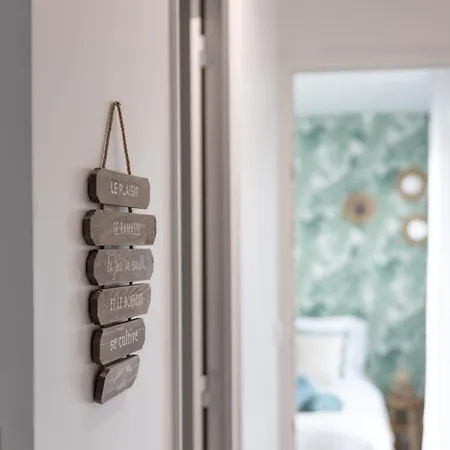 - 4 Personnes - Parking Prive - Metro 7 - Rer B *