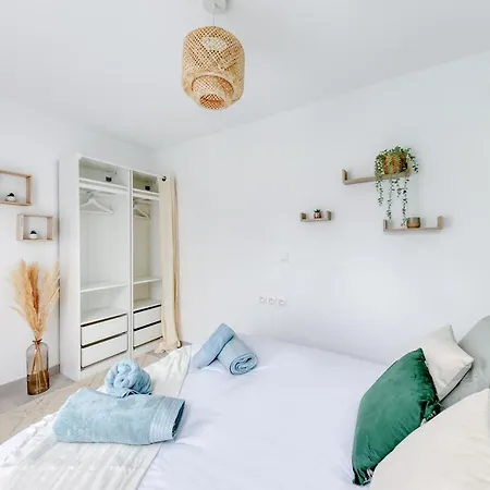 - 4 Personnes - Parking Prive - Metro 7 - Rer B Apartment
