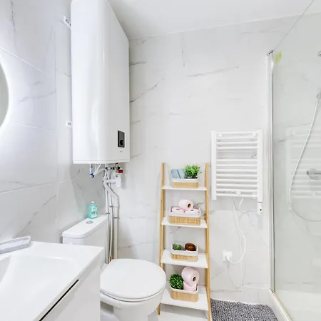 - 4 Personnes - Parking Prive - Metro 7 - Rer B Apartamento